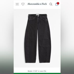 Abercrombie Curve Love Midrise Barrel Jeans in Black